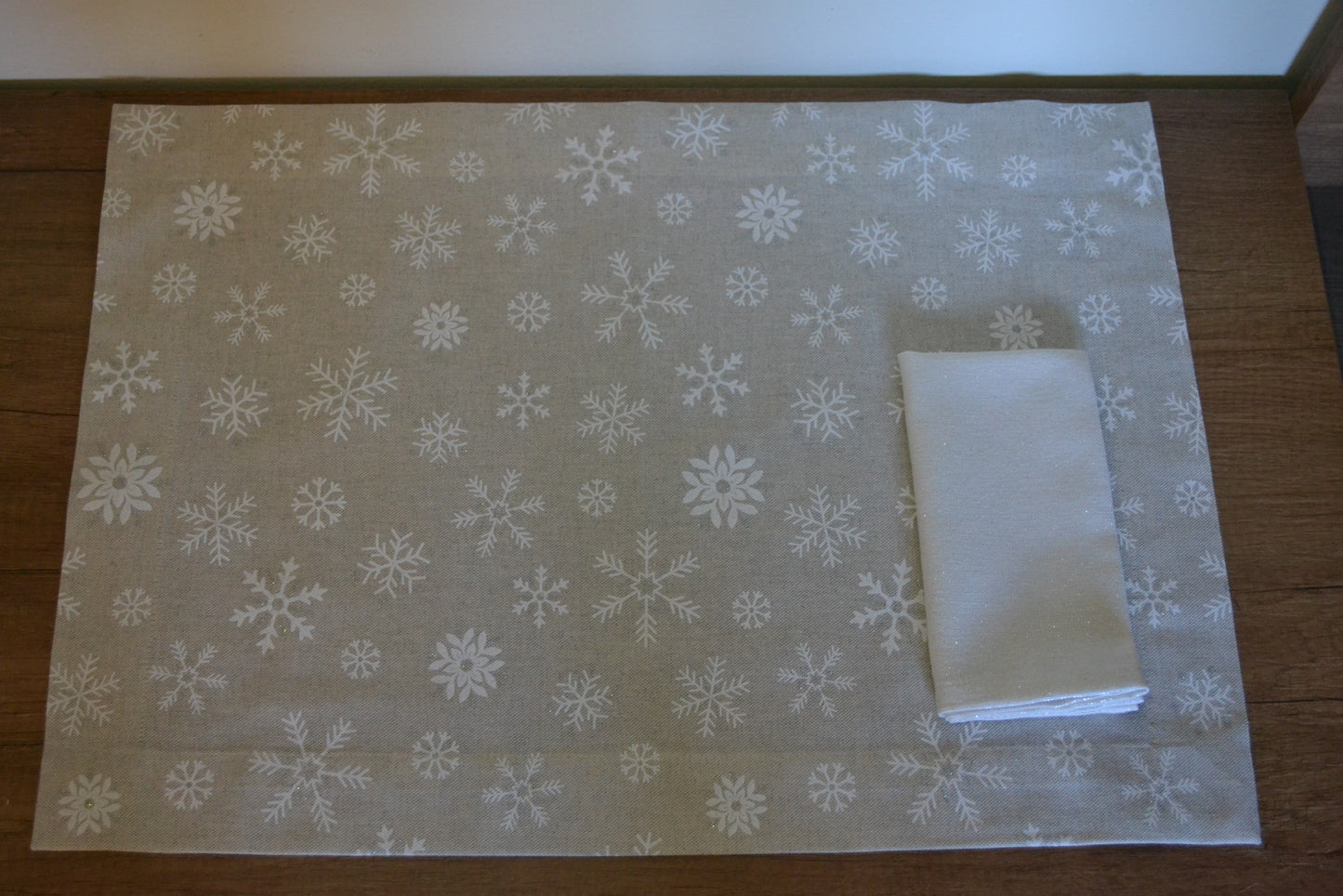 Servizio di piatti in ceramica semilavorata GREZZA da dipingere con tovaglietta