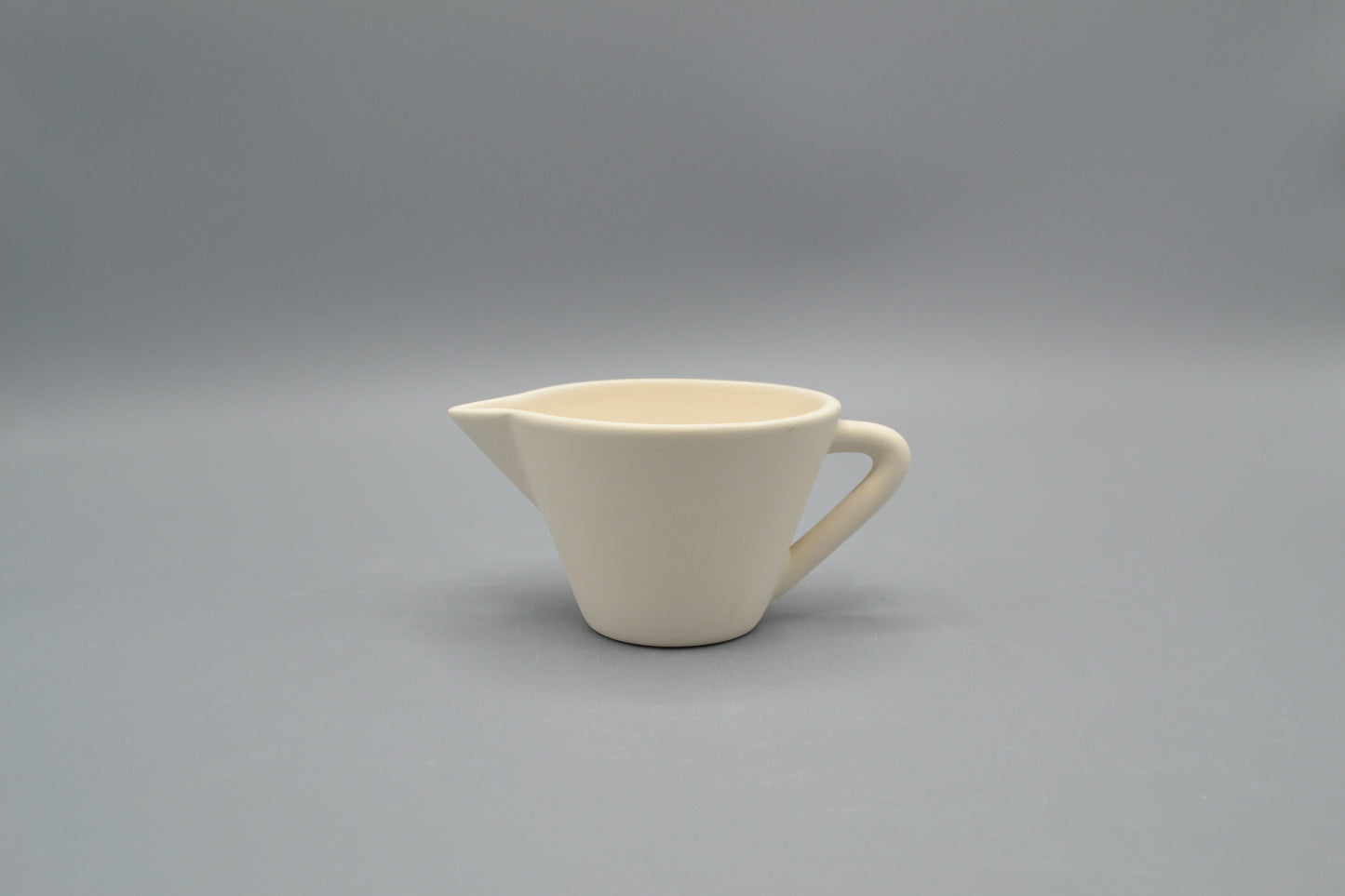 Lattiera Iris in ceramica semilavorata GREZZA da dipingere