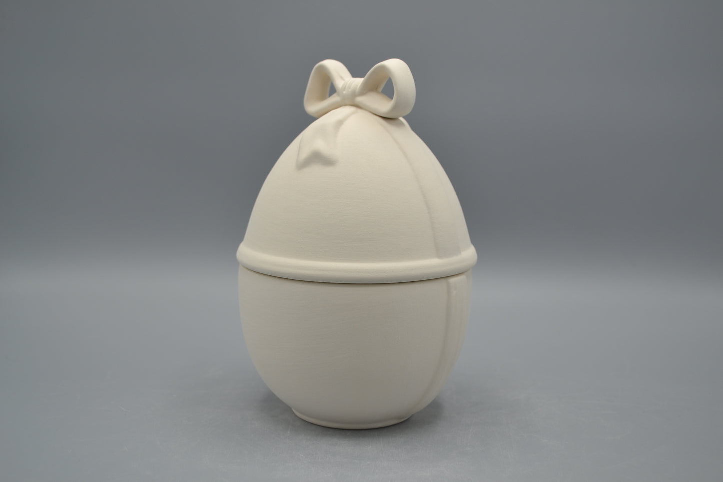 Uovo con fiocco in ceramica semilavorata GREZZA da dipingere