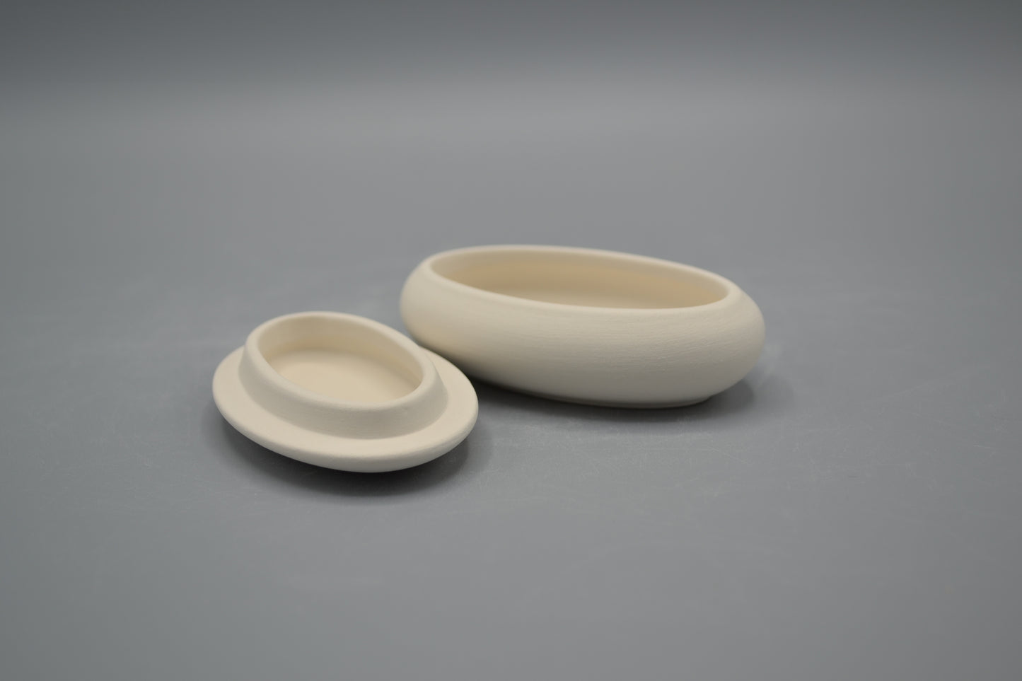 Scatolina ovale bombata in ceramica semilavorata GREZZA da dipingere